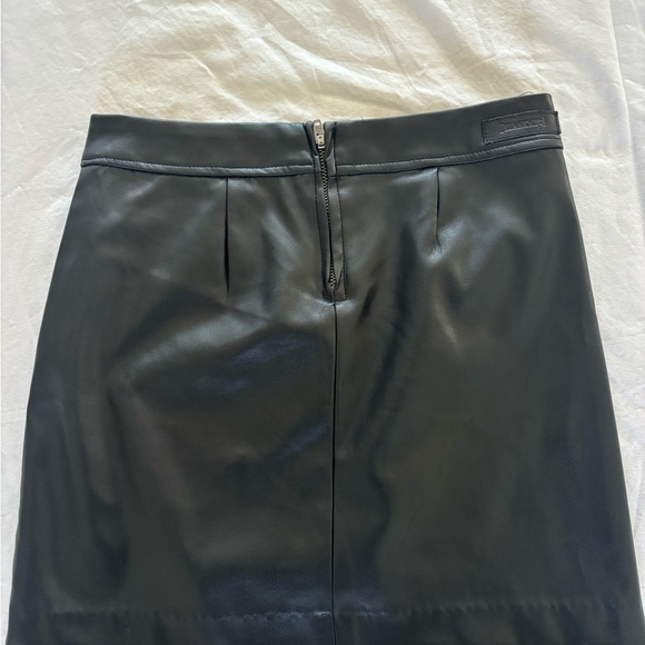 Blank NYC Black Faux Leather Mini Skirt - Picture 3 of 3